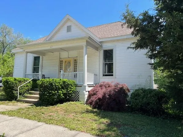 217 N Missouri St, Liberty, MO 64068