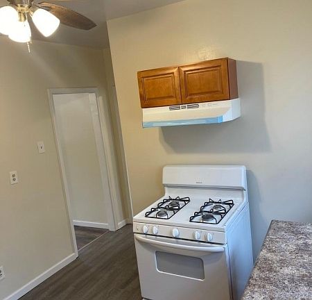 4th image of 1 Norwood Ave #1L