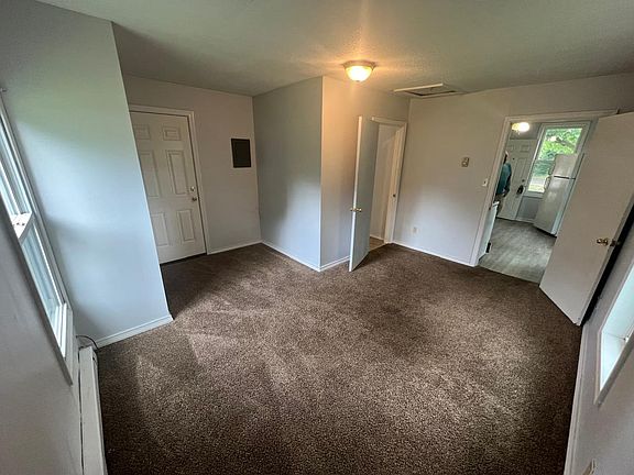 5th image of 1602 West Ave