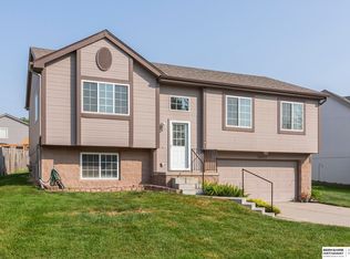 18652 Allan St, Omaha, NE 68135