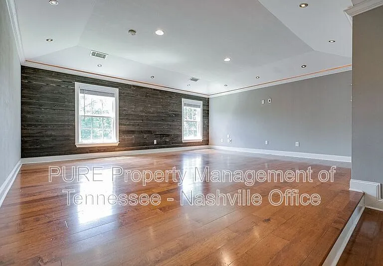 1214 Broadmoor Cir — Photo 42