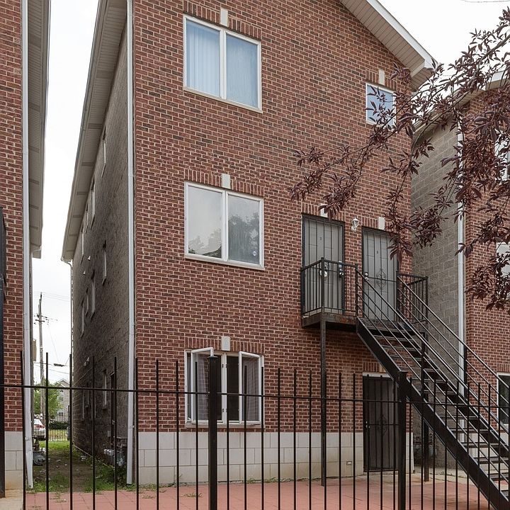 1st image of 1403 S Kedvale Ave