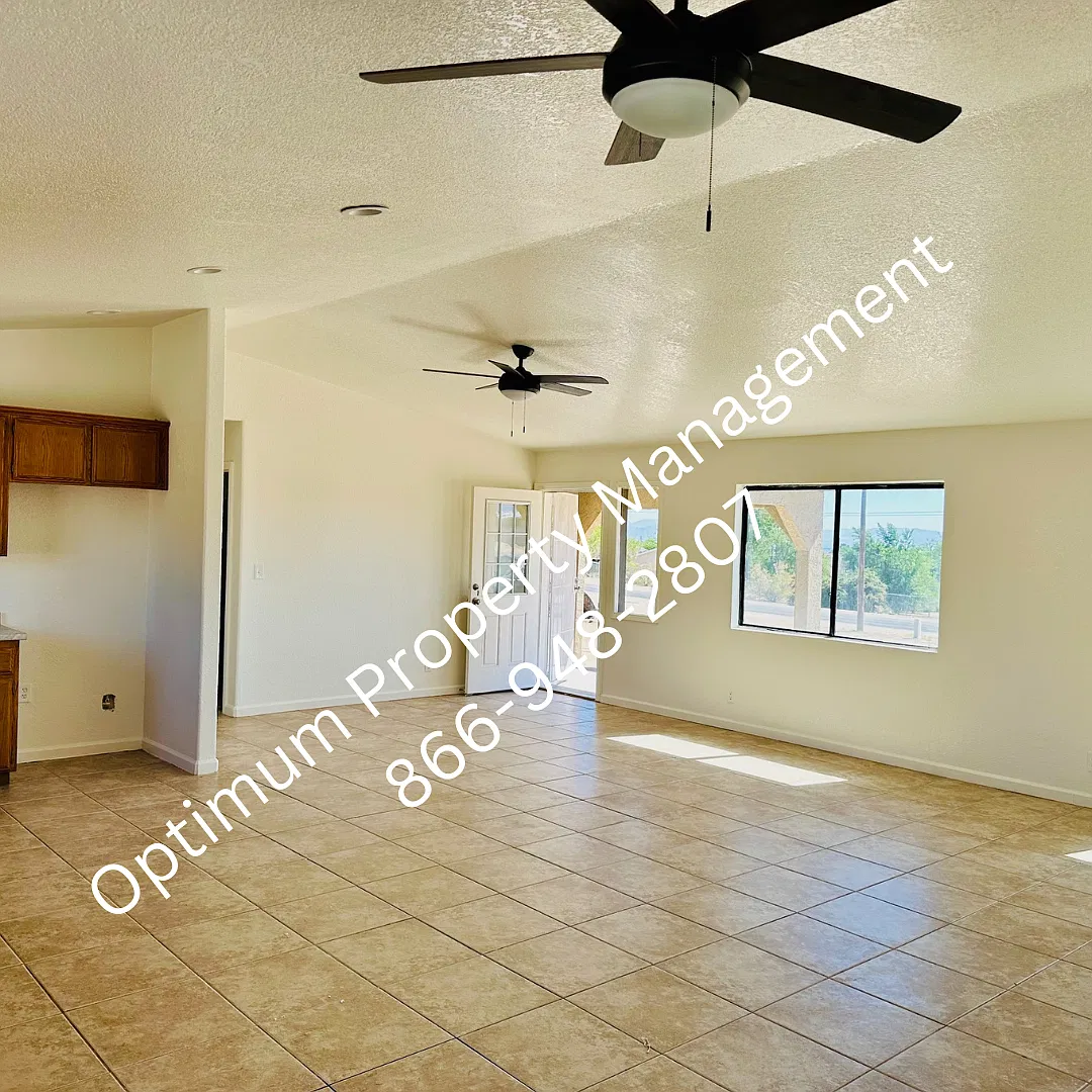 Single Story Home with Spacious Floor Plan on a Large Lot — Photo 2