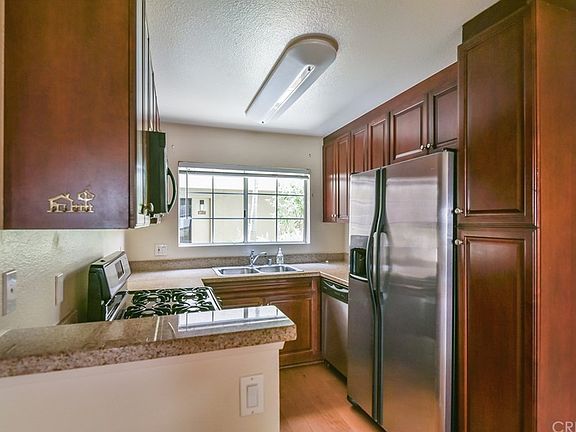 3rd image of 21550 Burbank Blvd APT 117