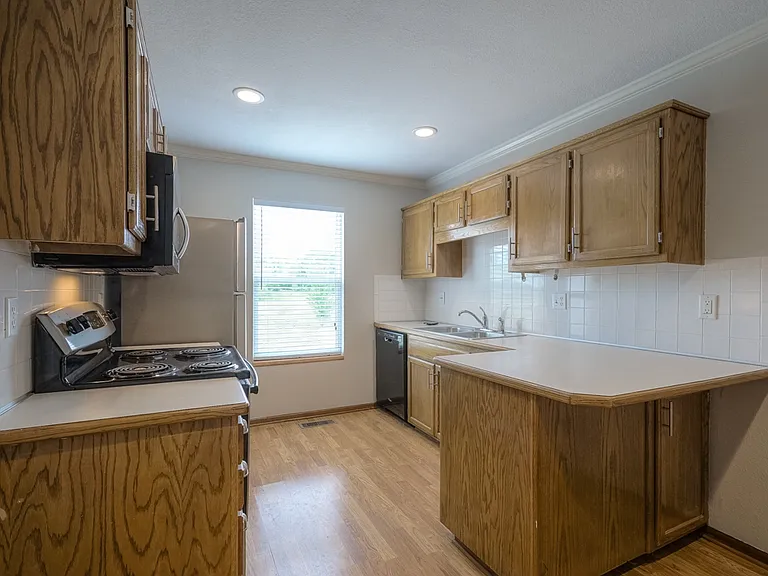 kitchen with bar for 2 stools