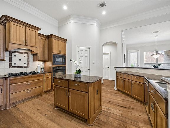 4th image of 5914 Solar Point Ln