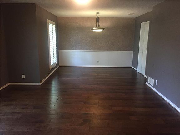 3rd image of 300 High Brook Dr