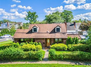 75 Beverly Dr, Albertson, NY 11507