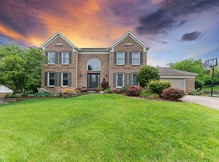 9878 Bolingbroke Dr, West Chester, OH 45241