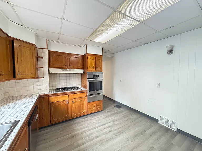 1080 Elmwood Ave #1 — Photo 35