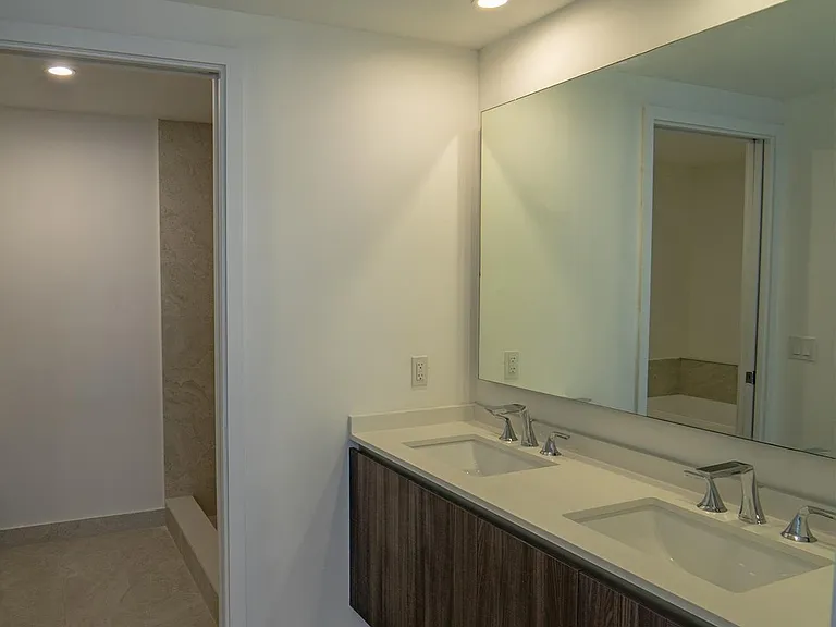 488 NE 18th St #11 — Photo 14