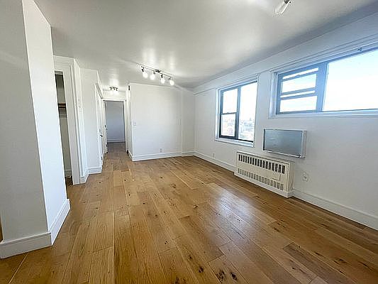 3rd image of 115 E 122nd St #9H