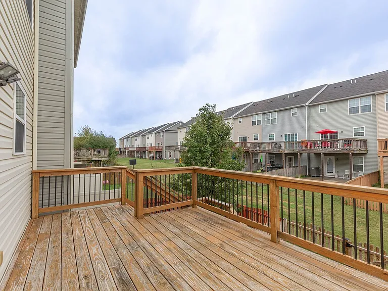 228 Morlatt Ln — Photo 33