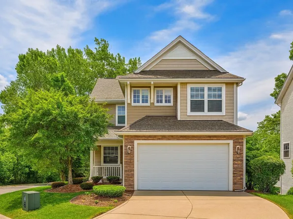 1812 Briam Dr, Valparaiso, IN 46383