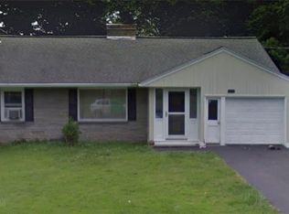 102 Breakspear Rd, Syracuse, NY 13219