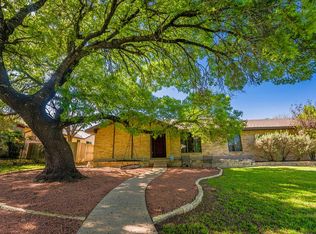 438 Forest Ridge Dr, Kerrville, TX 78028