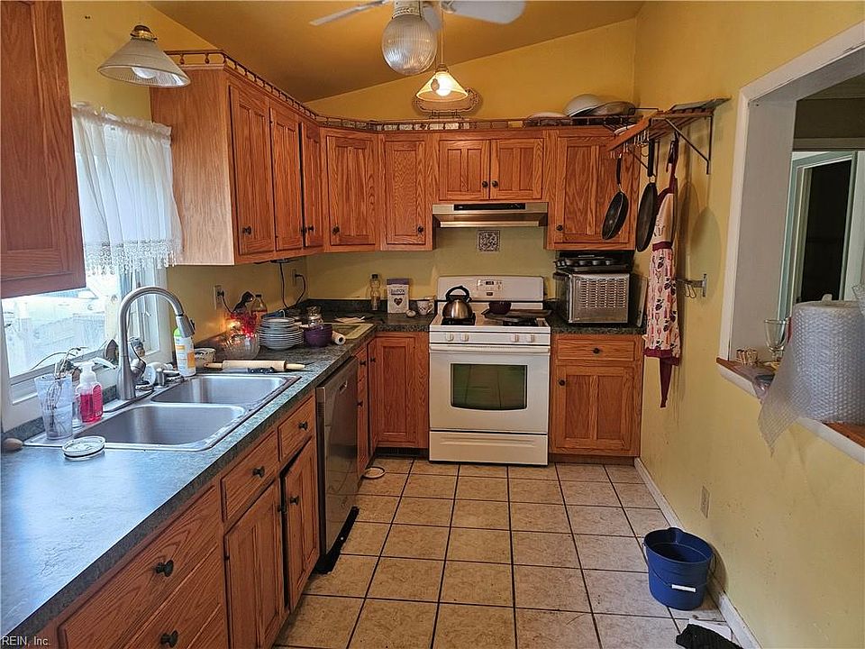 25520 Maple St, Onley, VA 23418 Zillow