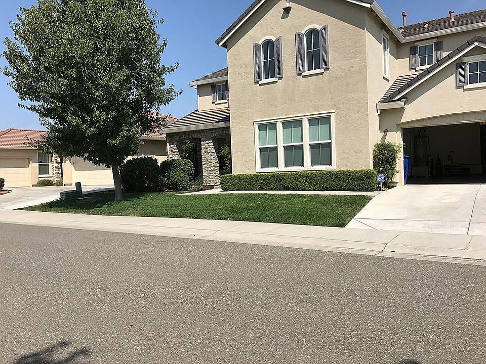 1st image of 320 Allaire Cir