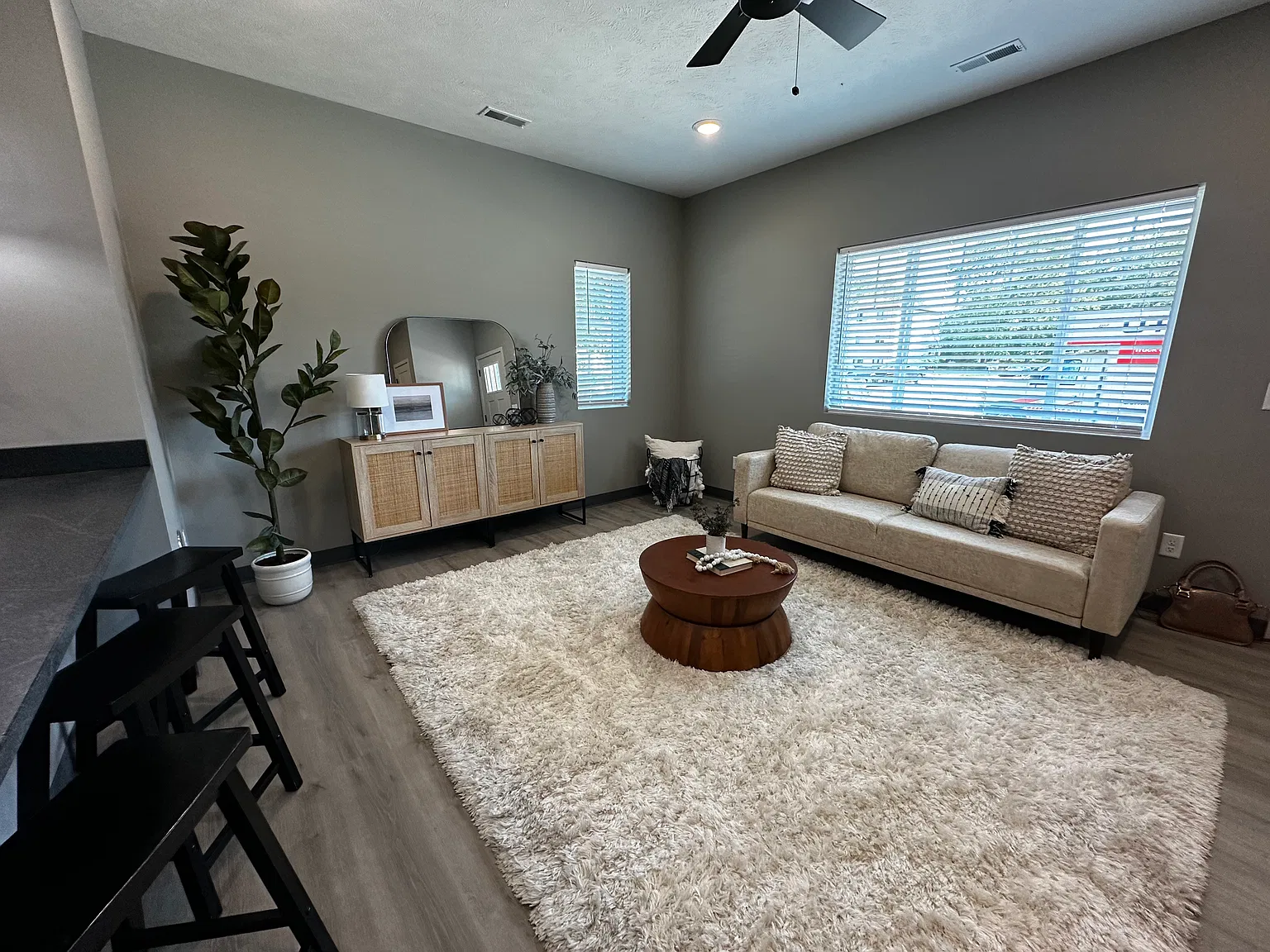 2525 Vine St — Photo 3