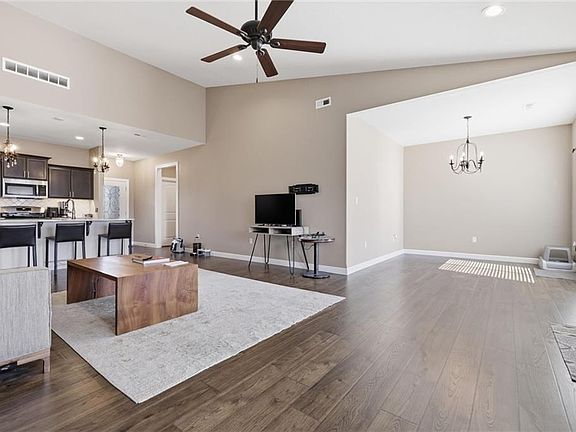 4th image of 2705 Chasehire Dr