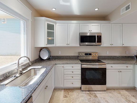 4th image of 1601 Forest Ave APT 2