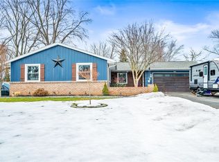 15 Ashton Dr, Rochester, NY 14624