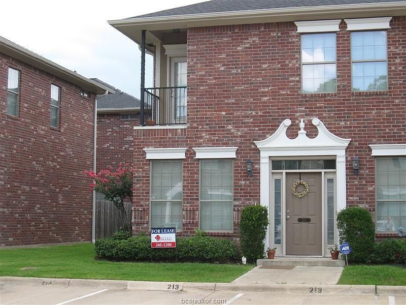 1st image of 213 Forest Dr