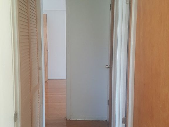 2nd image of 7636 S Saginaw Ave APT 1D