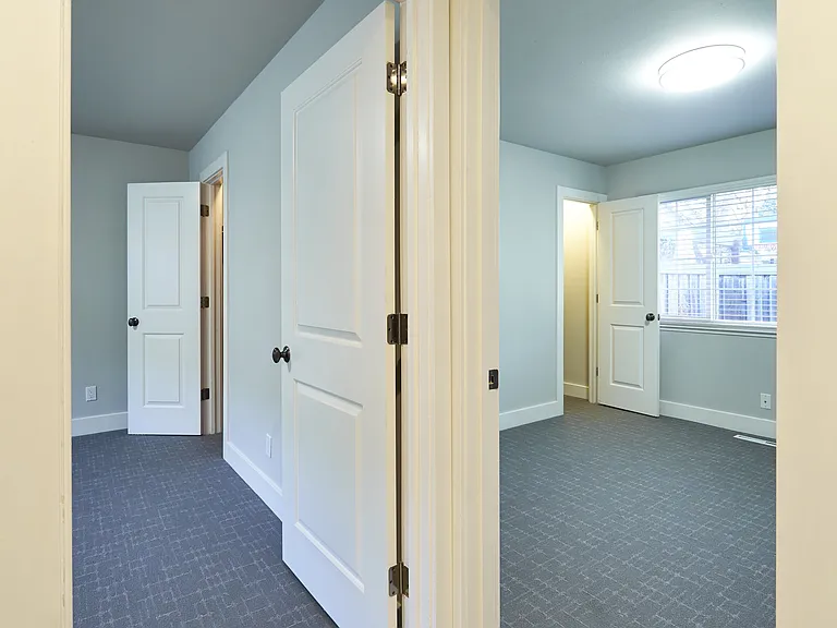 Alamo #4 Bedrooms (1)