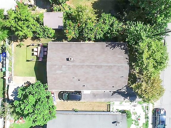 2nd image of 124 Sherwood St