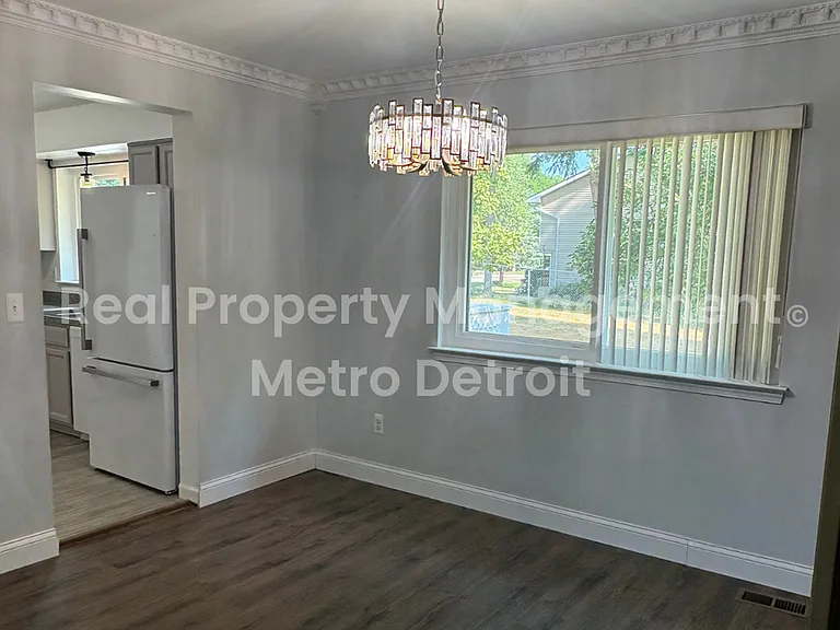 6994 York St — Photo 4