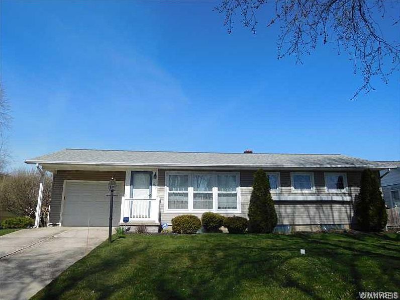 1st image of 267 Woodmere Dr