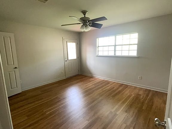 5th image of 624 Albert St