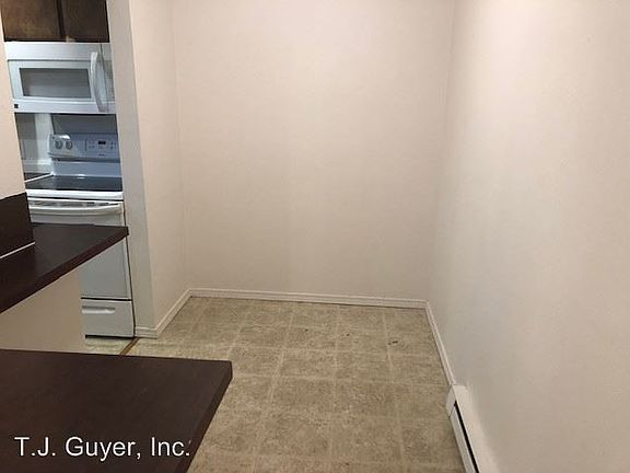 4th image of 925 N Tower Ave #A