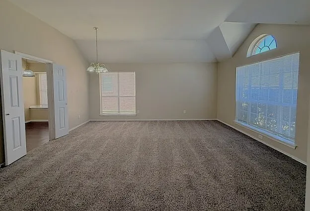4 bed, 2.0 bath, 1958 sqft, $2,200 — Photo 4