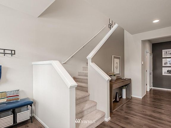 2nd image of 10670 187th St E