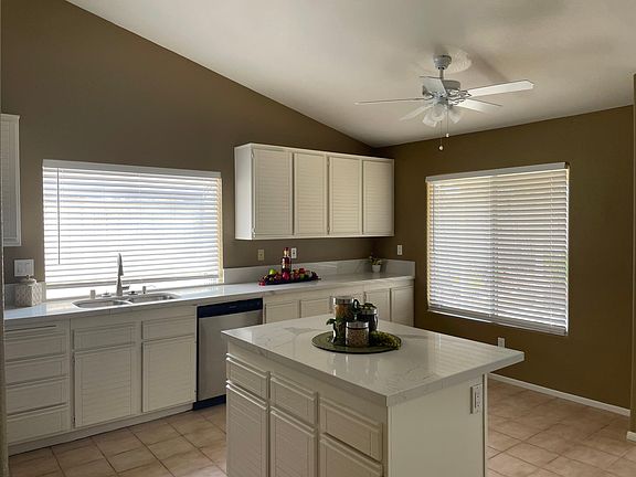 3rd image of 26922 Fayence Dr