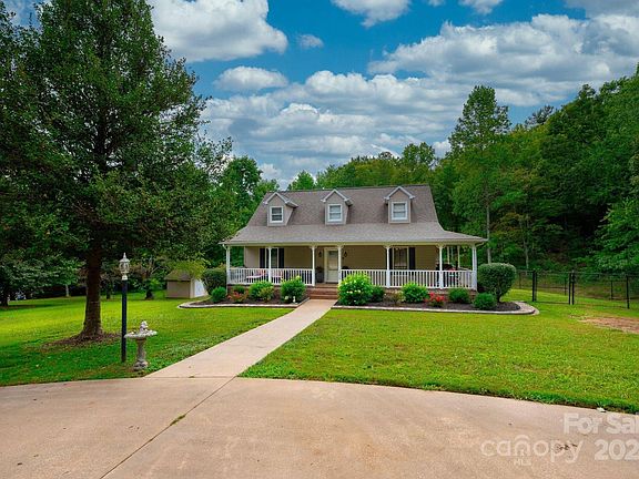4th image of 2759 Country Meadows Ln