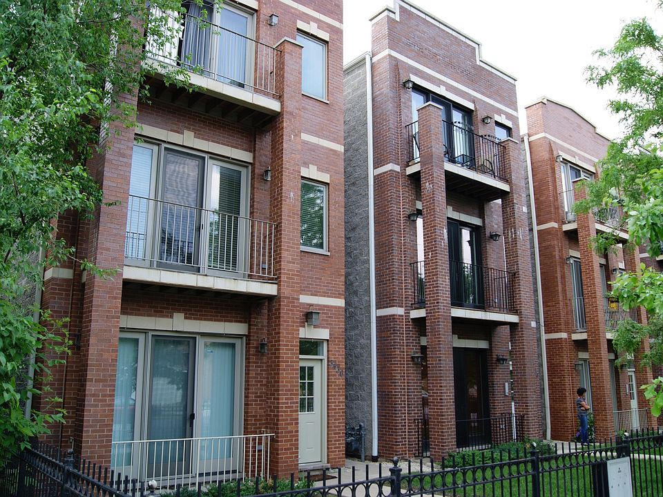 1st image of 3436 N Narragansett Ave Unit 3