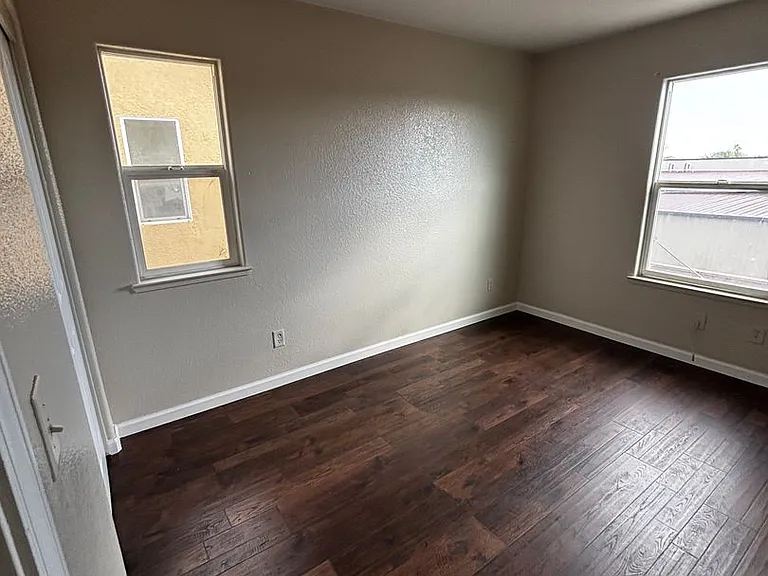 866 Papaya St — Photo 14
