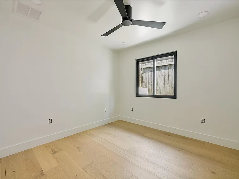 2504 Briargrove Dr — Photo 16