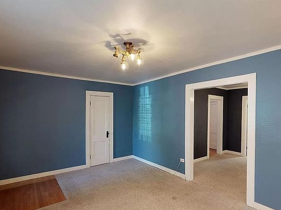4th image of 440 N Clarkson St Floor 1