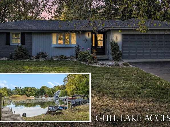 8265 Lake Vista Dr, Richland, MI 49083