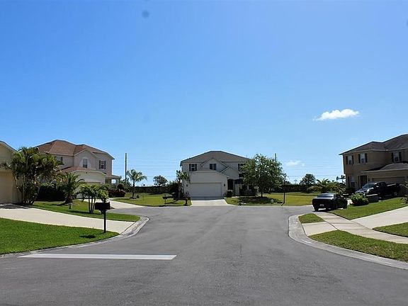 2nd image of 5910 Carriage Lake Ct