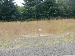 340 Providence Dr, Reedsport, OR 97467