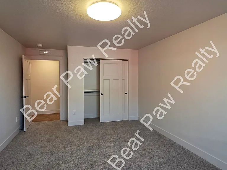 1026 Center Dr — Photo 6