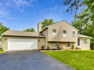 2406 Carmen Ct, Lindenhurst, IL 60046