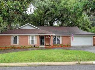 17 Hanging Moss Rd, Savannah, GA 31410