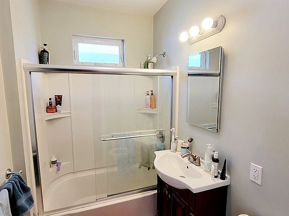 3rd image of 34 George St #2