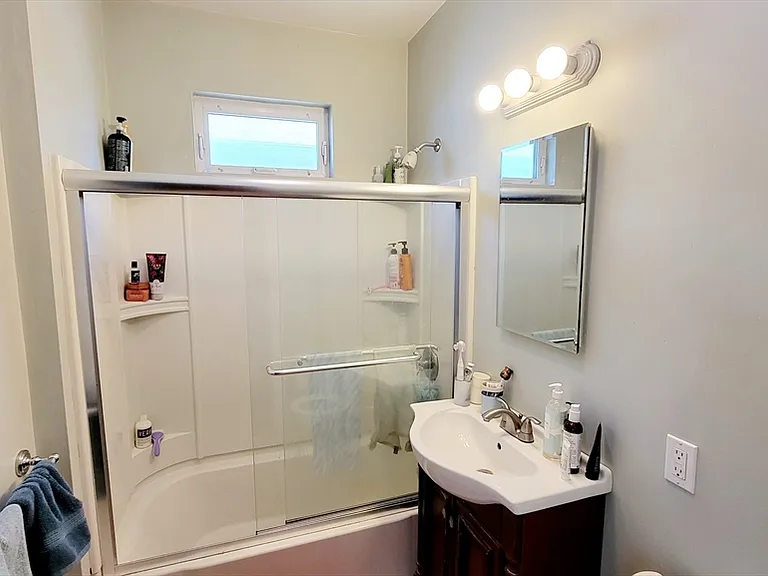 34 George St #2 — Photo 3